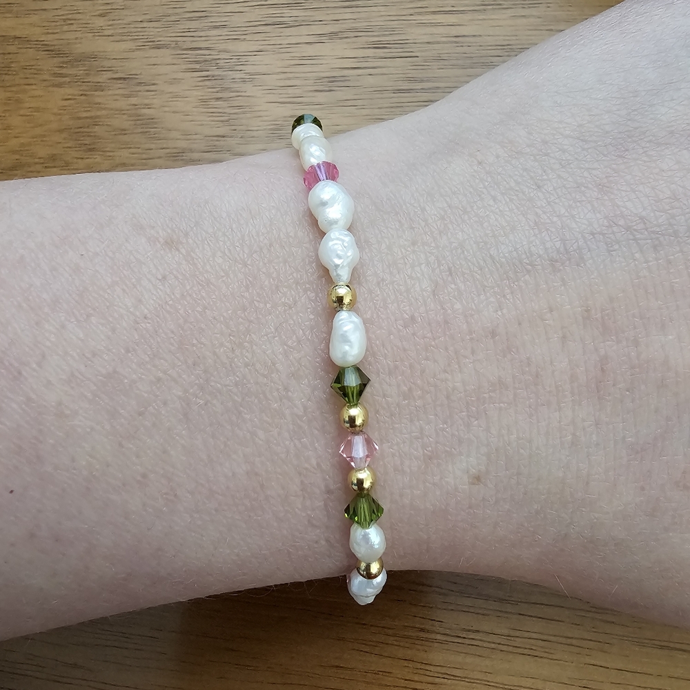 Beaded Bracelet Rice Pearls & Swarovski Style Crystals